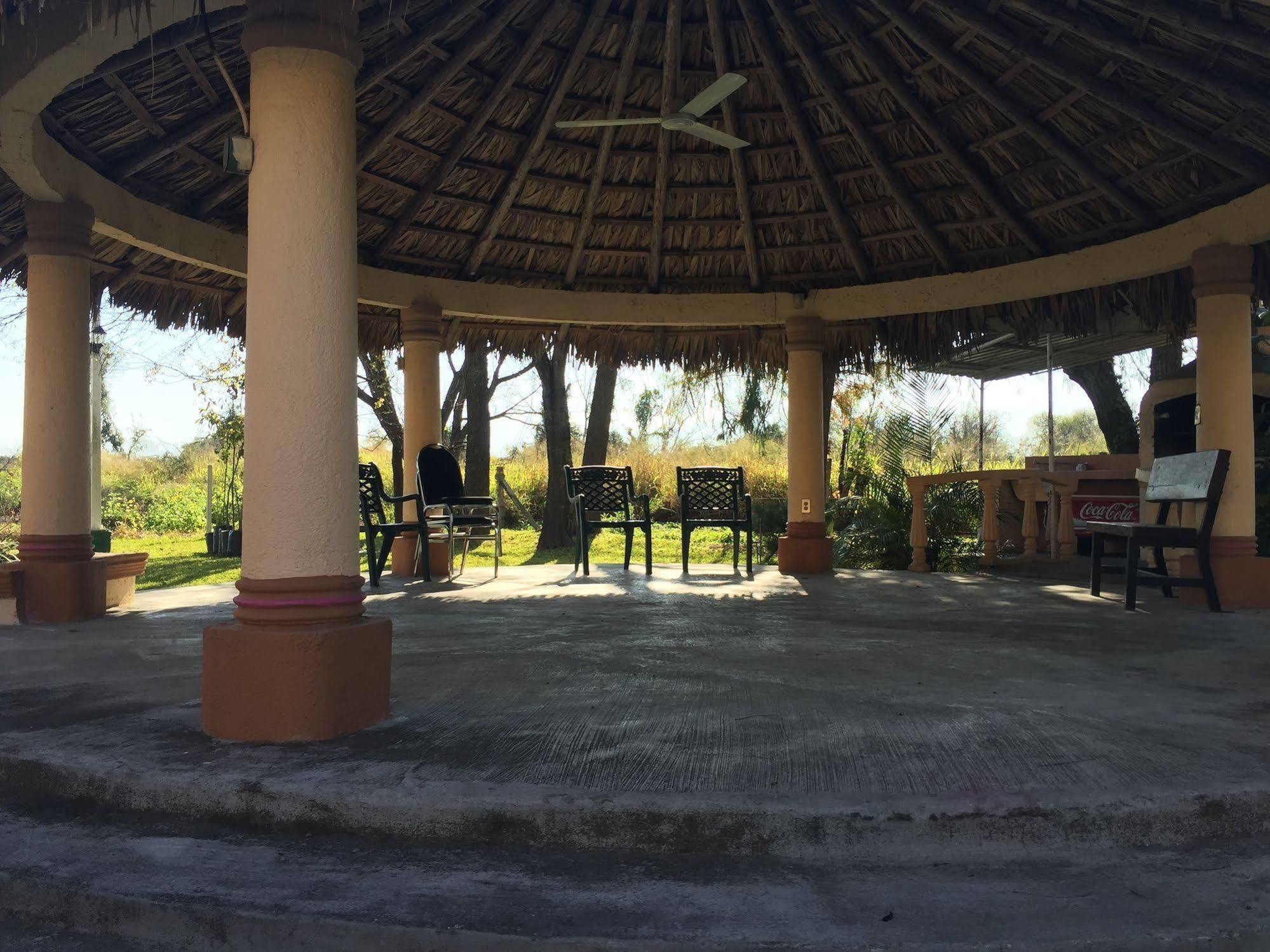 Best Western Bazarell Inn Montemorelos Eksteriør bilde