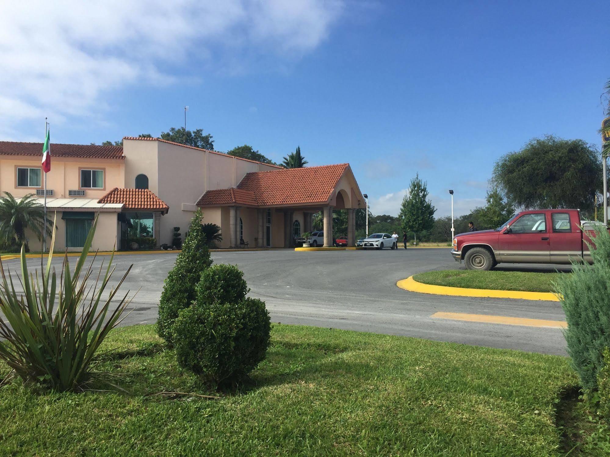 Best Western Bazarell Inn Montemorelos Eksteriør bilde